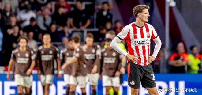 地跳入水中 地跳入水中