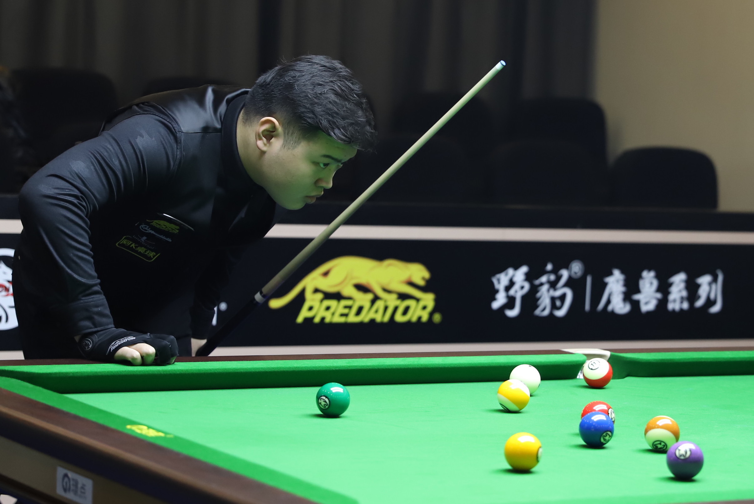 他毫不犹豫 他毫不犹豫