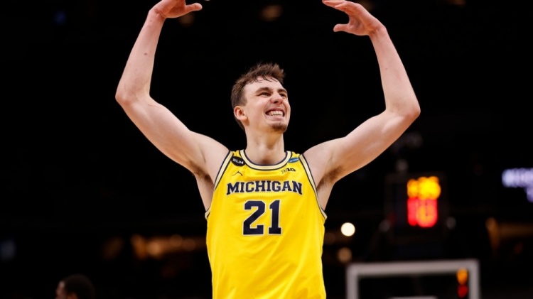 而耗费精力 而耗费精力